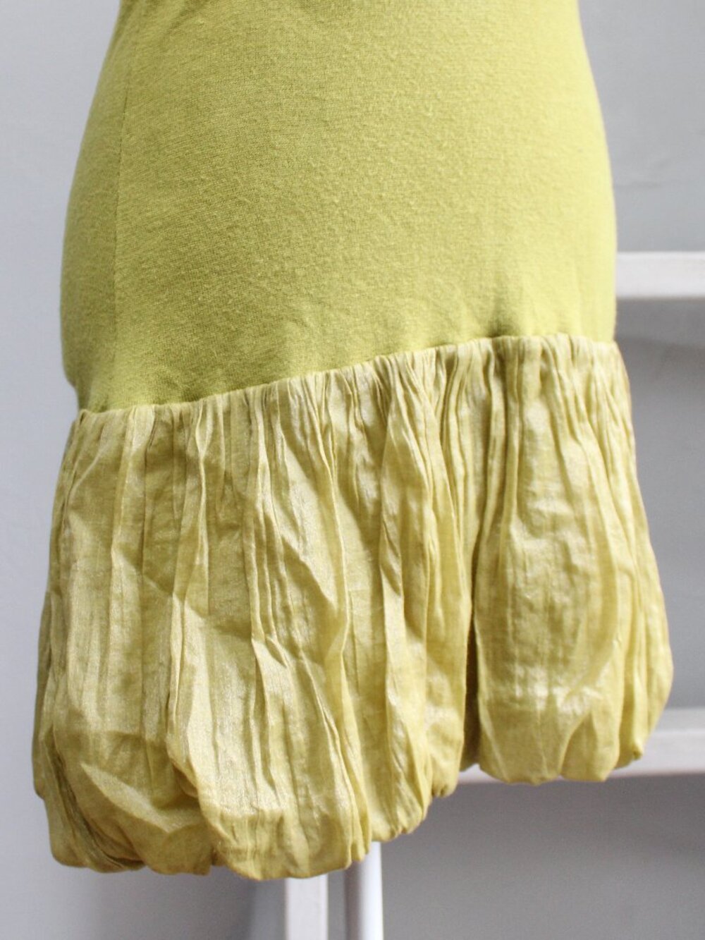 Vintage Y2K Couture 2006 Green Bubble Hem Mini Dress Blue Bow Accent Size Small - Picture 4 of 8